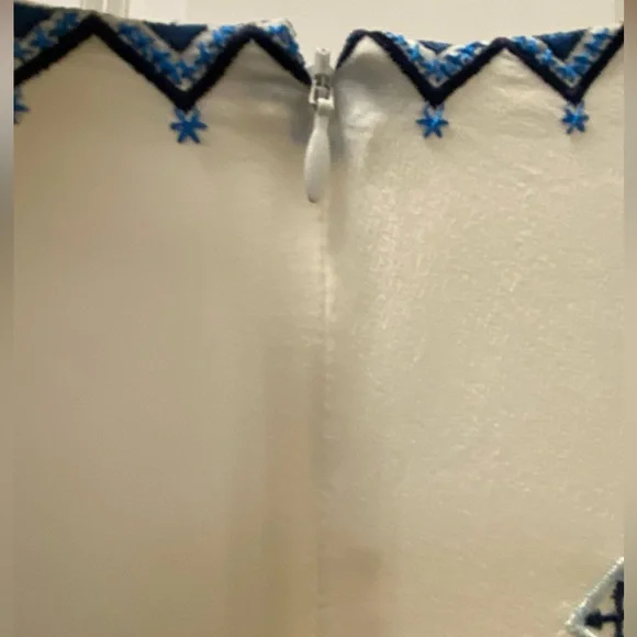 100% SILK Luxe Ivory and Blue Patterned Long Sleeve Dress - Picture 11 of 13